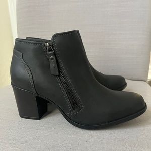 Clarks Diane Pioneer Boots Brown Leather Ankle Boots Size 7.5 Wide